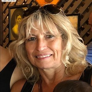 Meet your Posher, Macarena